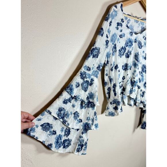American Eagle Women’s Small Top Cropped Long Bell Sleeve Cropped Floral Cottage - Picture 2 of 7